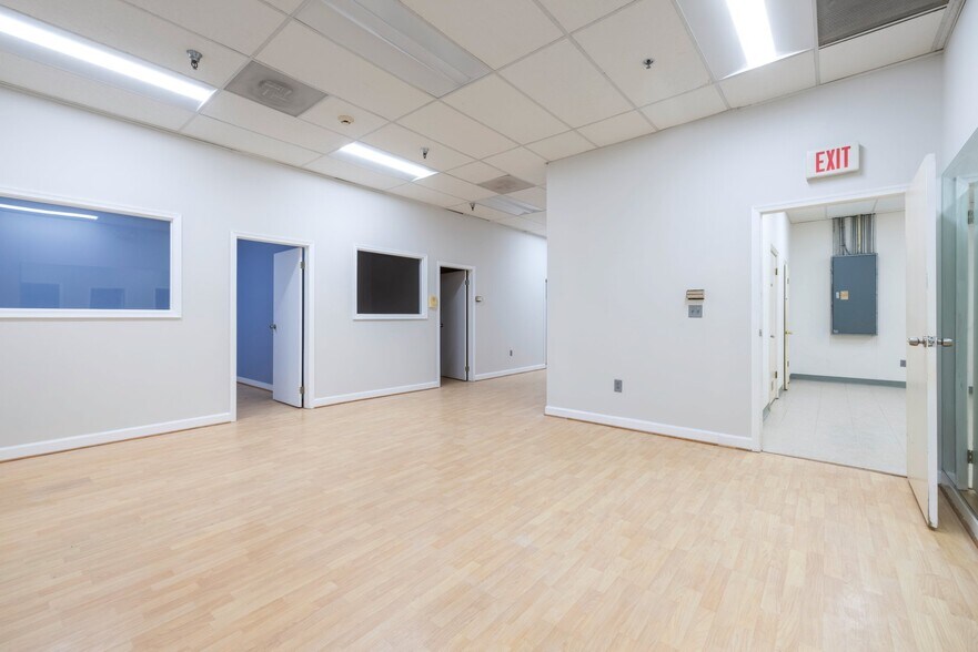 More Photos Of 7881 Beechcraft Ave, Gaithersburg Industrial For Sale