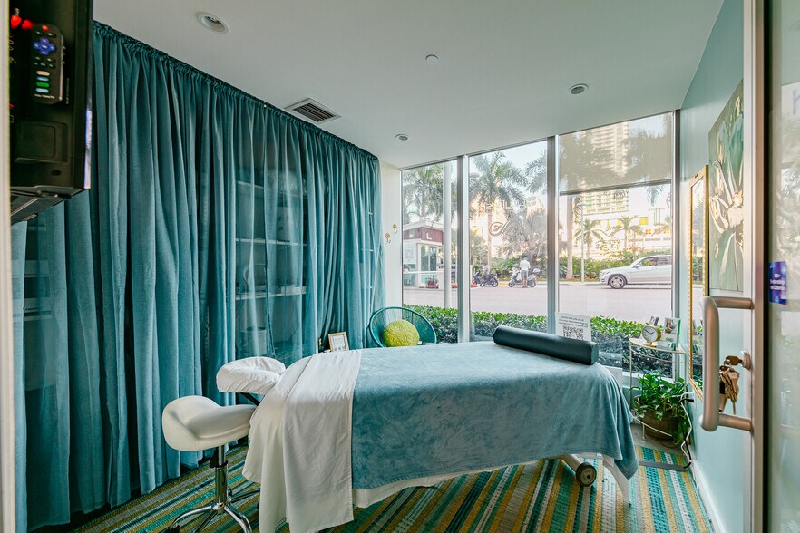 More Photos Of 350 S Miami Ave, Miami Apartments For Sale