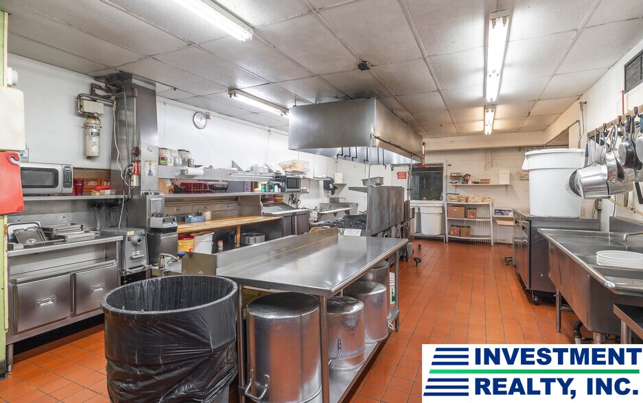 More Photos Of 121 Howard Johnson, Rolla Restaurant For Sale