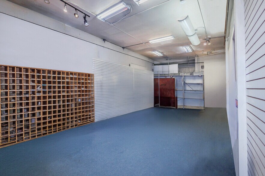More Photos Of 726 El Camino Real, Redwood City Storefront For Sale