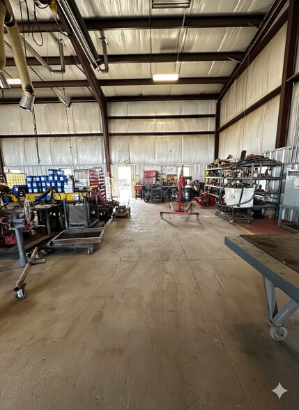 More Photos Of 14031 Bennett Loop, Williston Warehouse For Lease