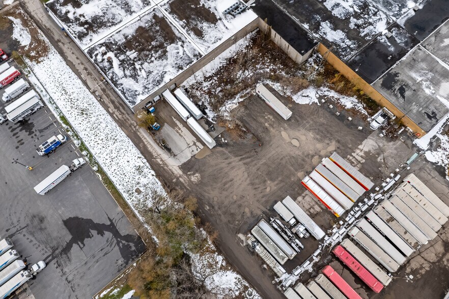 More Photos Of 1170 Ave 50th, Montréal Warehouse For Sale