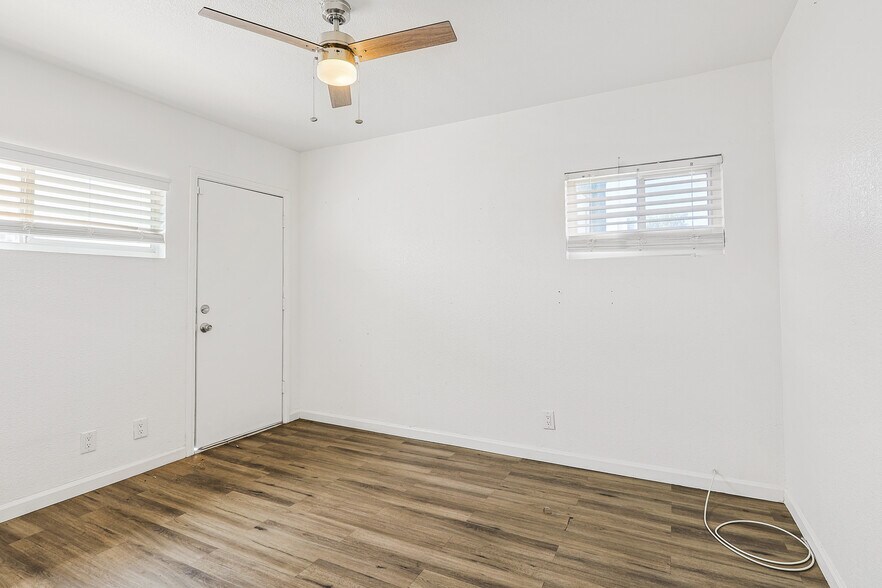More Photos Of 303 Tin St, Henderson Office Residential For Sale