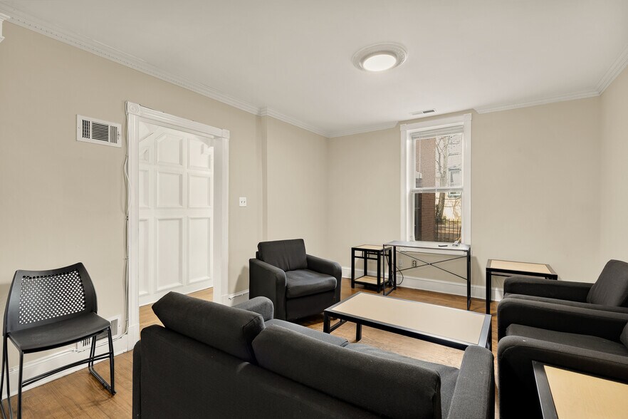 More Photos Of 228 E Capitol St NE, Washington Apartments For Sale