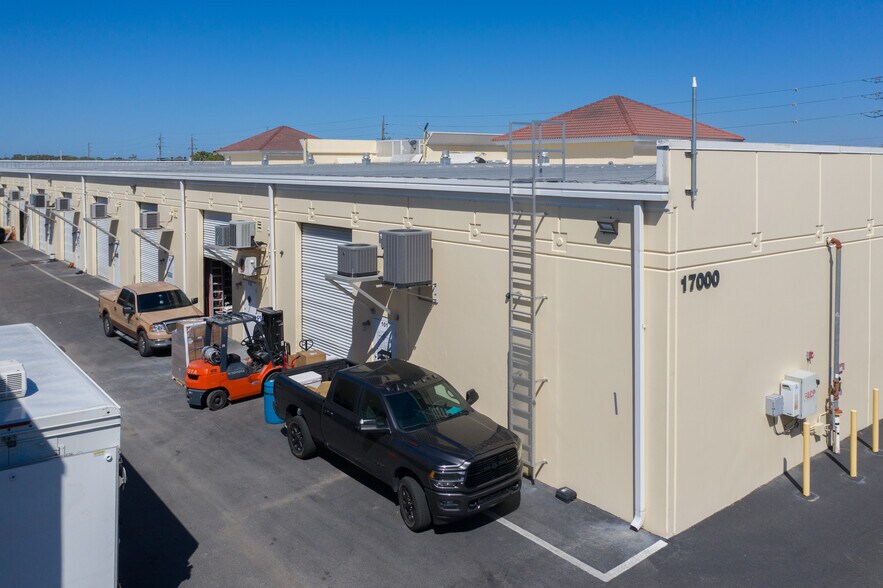 More Photos Of 17000 Alico Commerce Ct, Fort Myers Flex For Sale