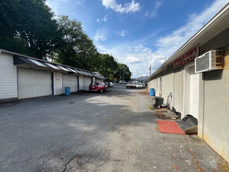 More Photos Of 2270 S Cobb Dr, Smyrna Auto Dealership For Sale