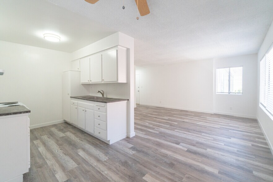 More Photos Of 3961 Moore St, Los Angeles Apartments For Sale