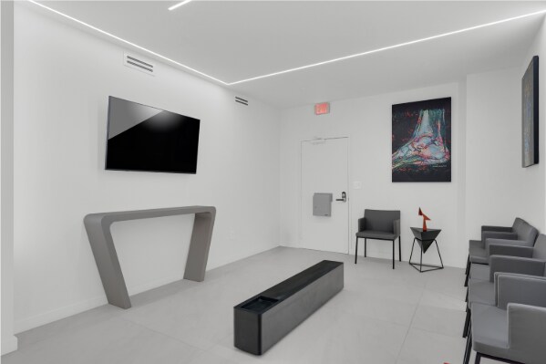 More Photos Of 909 NE 163rd St, North Miami Beach Medical For Sale