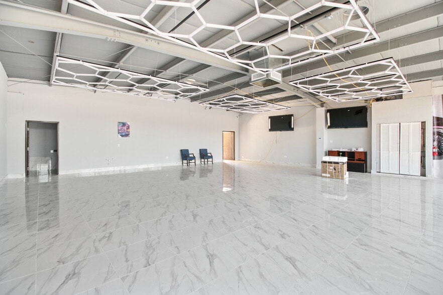 More Photos Of 4554 Auburn Blvd, Sacramento Auto Dealership For Sale