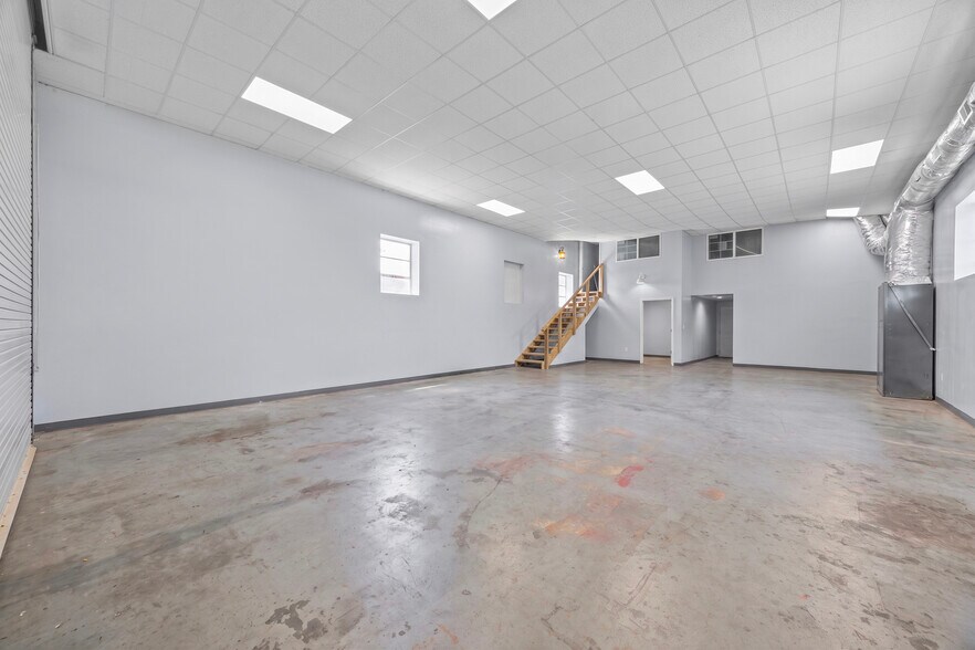 More Photos Of 1120 Dawson St, Wilmington Flex For Sale