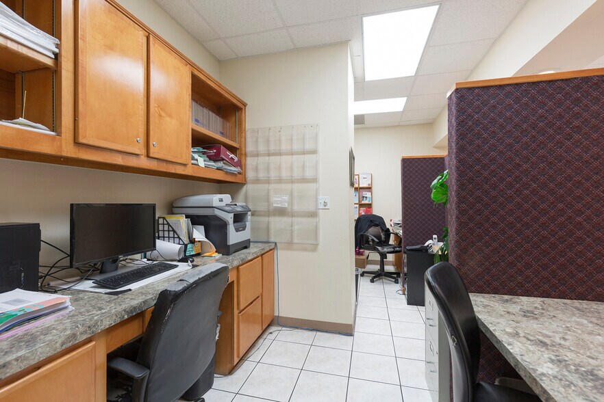 More Photos Of 110 E Savannah Ave, McAllen Medical For Sale