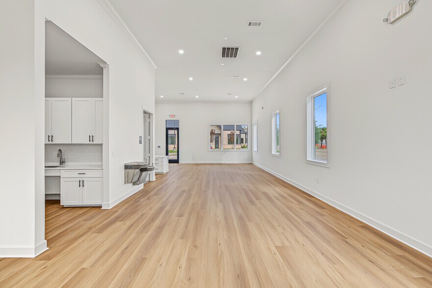 More Photos Of 8503 Union Chappel Rd, Fulshear Office For Sale