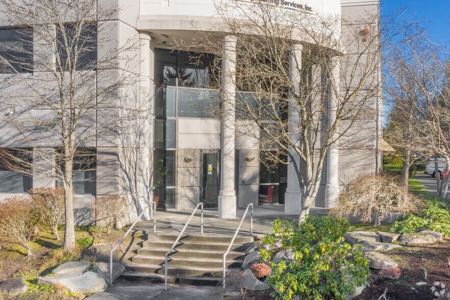 More Photos Of 6640 185th Ave NE, Redmond Light Manufacturing For Lease