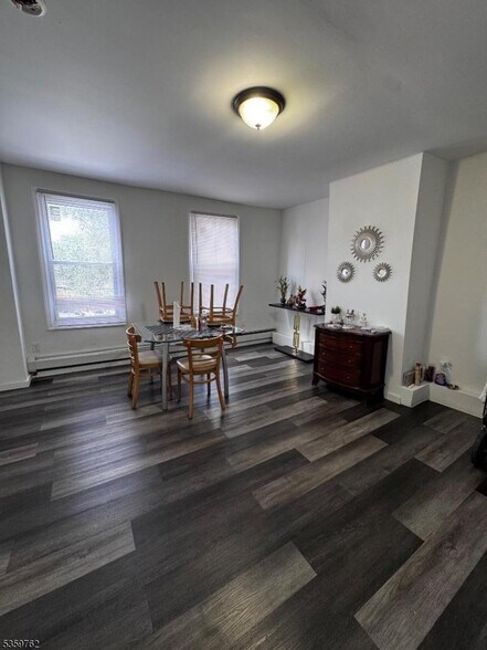 More Photos Of 119 W Broadway, Paterson Flex For Sale