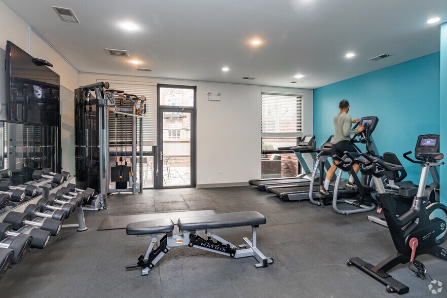 More Photos Of 830 N Milwaukee Ave, Chicago Apartments For Lease