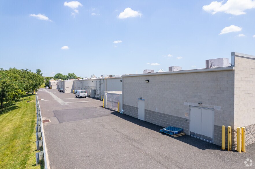 More Photos Of 622 Gravel Pike, East Greenville Freestanding For Lease