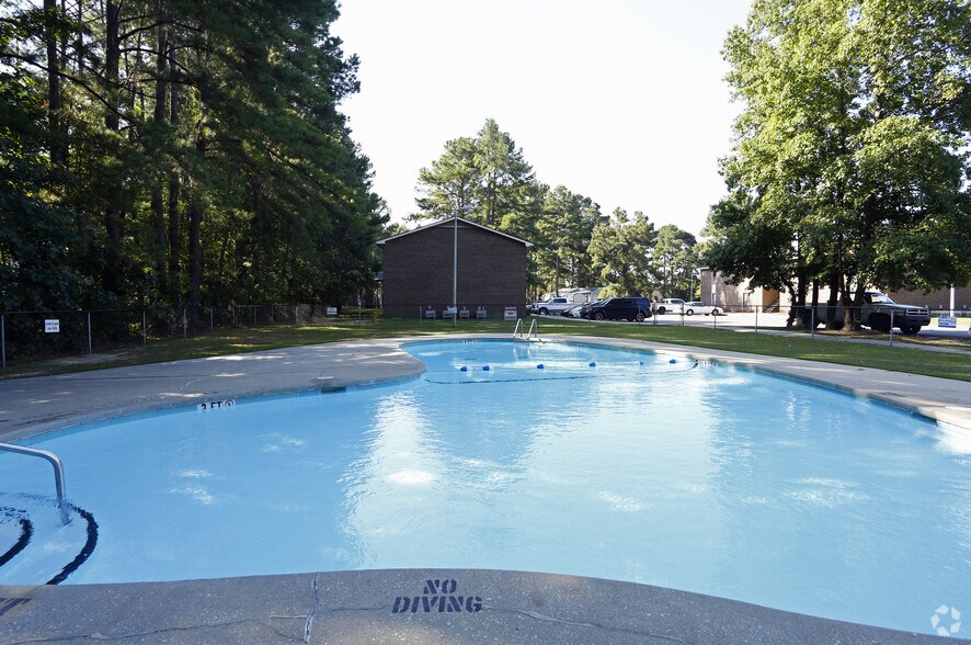 More Photos Of 6535 Summertime Apartments, 6535 Jeffrey Dr, Fayetteville Apartments For Sale