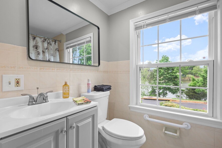 More Photos Of 9725 Lookout Pl, Gaithersburg Healthcare For Sale