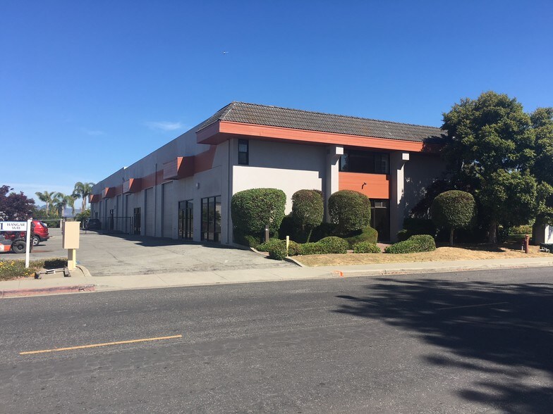 More Photos Of 81 Hangar Way, Watsonville Warehouse For Lease
