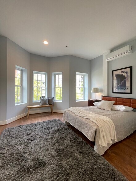 More Photos Of 211 K St Ne, Washington Office Residential For Sale