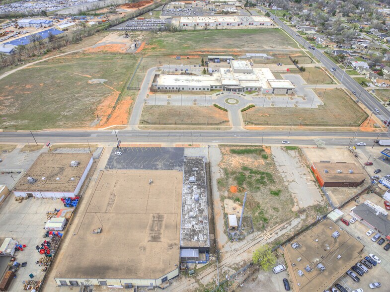 More Photos Of 912 N Pennsylvania Ave, Oklahoma City Warehouse For Lease