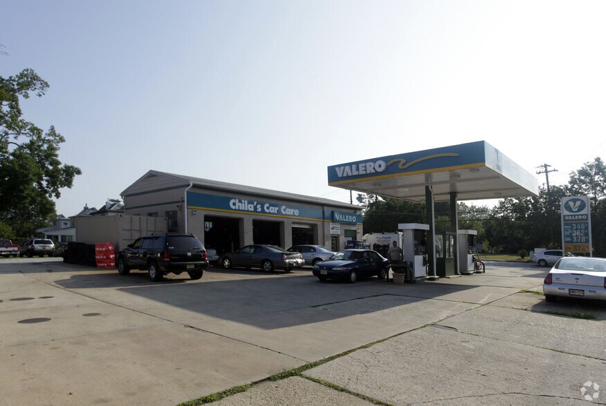 Primary Photo Of 601 W Broad St, Gibbstown General Retail For Sale