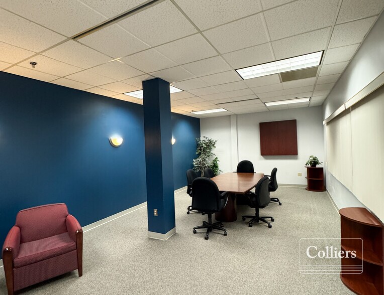 More Photos Of 145 N Church St, Spartanburg Office For Sale