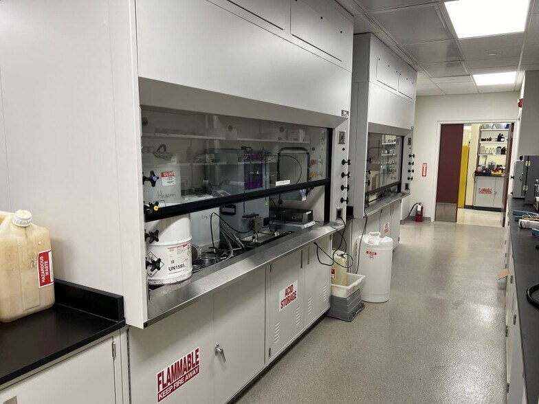 More Photos Of 21 Business Park Dr, Branford Research And Development For Lease
