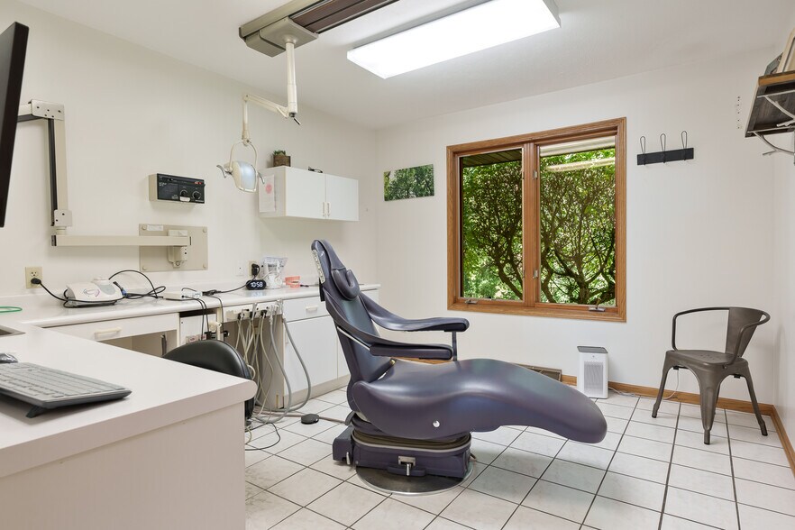 More Photos Of 7550 Rote Rd, Rockford Medical For Sale