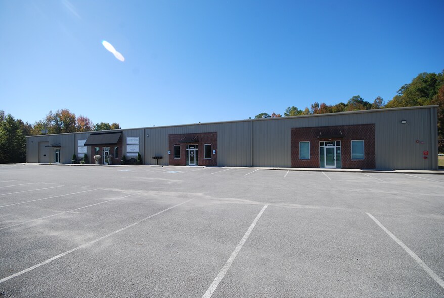 More Photos Of 2192 Express Dr, Jackson Distribution For Lease