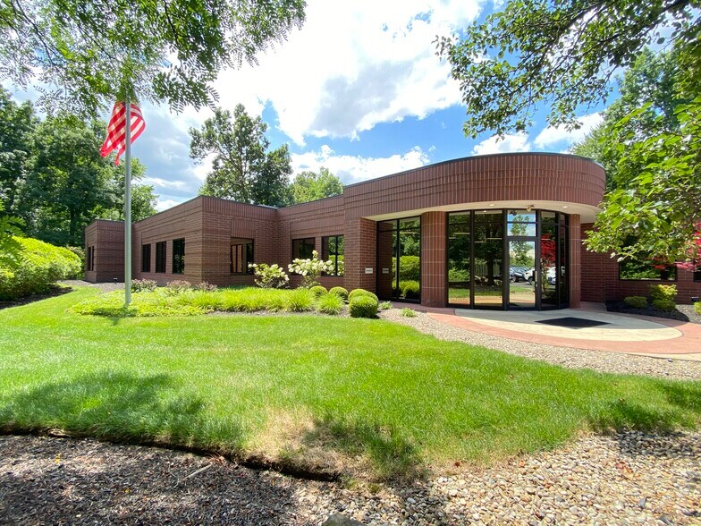 Primary Photo Of 650 Mondial Pky, Streetsboro Office For Sale