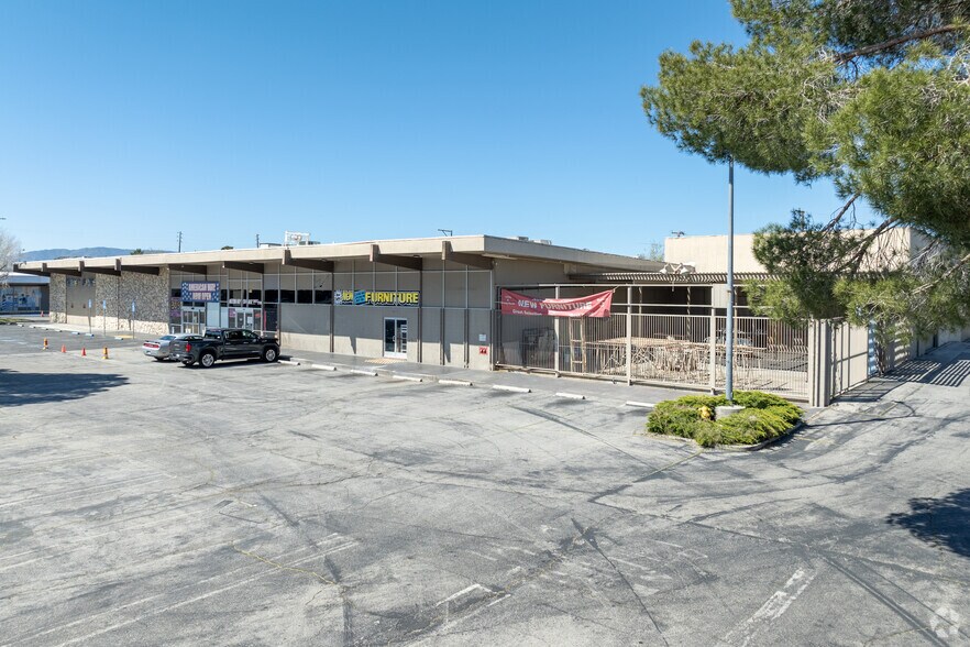 More Photos Of 44201-44247 N 10th St W, Lancaster Unknown For Lease