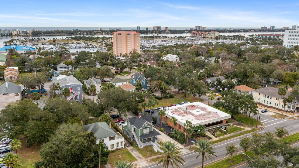 More Photos Of 339 S Ridgewood Ave, Daytona Beach Office Residential For Sale