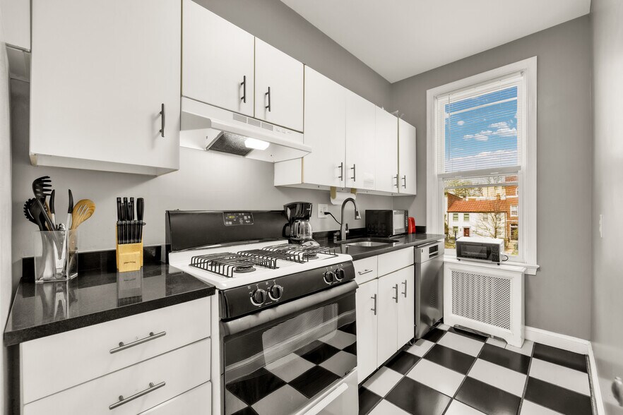 More Photos Of 323 Maryland Ave NE, Washington Apartments For Sale