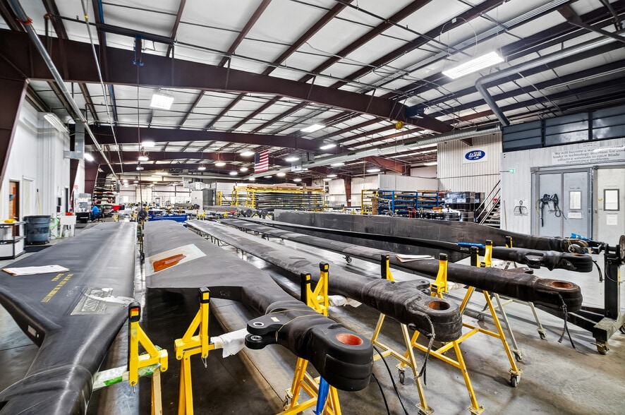 More Photos Of 75 Cooperative Way, Wright City Warehouse For Sale