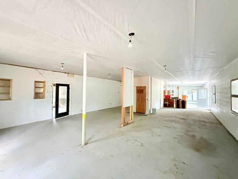 More Photos Of 7154 Richmond Hwy, Tappahannock Light Manufacturing For Sale