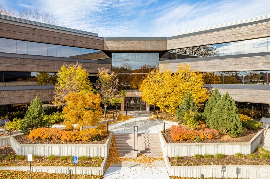 More Photos Of 1295 Northland Dr, Mendota Heights Medical For Lease