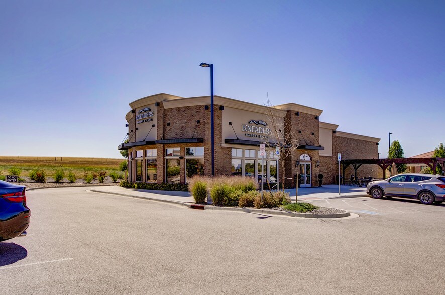 More Photos Of 9846 Zenith Meridian Dr, Englewood Restaurant For Lease