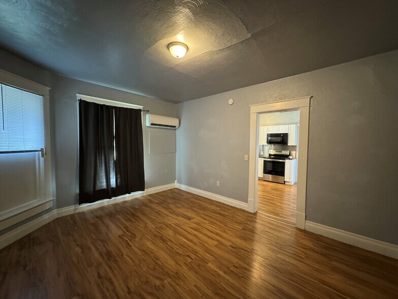 More Photos Of 1720 Main St, Elkhart Industrial For Sale
