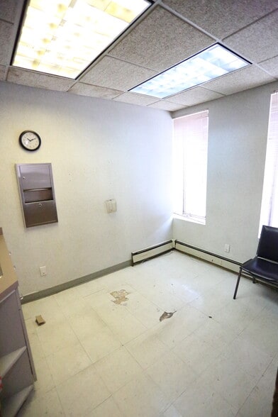 More Photos Of 117 70th St, Brooklyn Office Residential For Lease