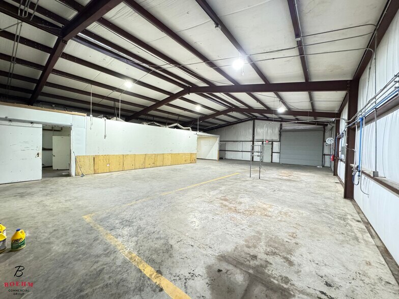 More Photos Of 129 Industrial Dr, Boerne Warehouse For Lease