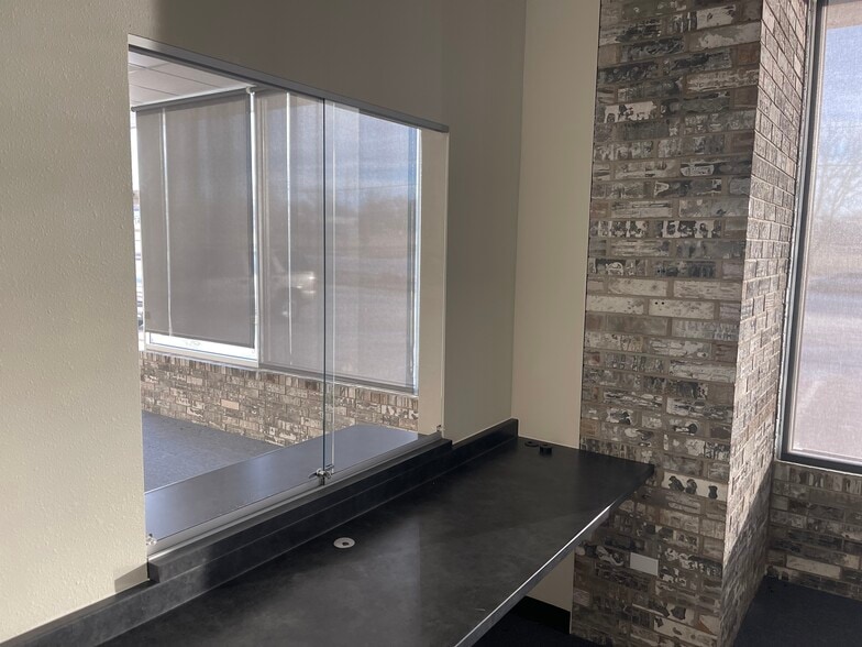 More Photos Of 1070 S Bishop Ave, Rolla Storefront For Lease