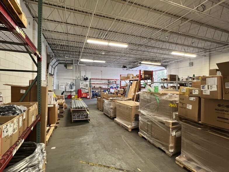 More Photos Of 1642 Carroll Ave, Saint Paul Light Manufacturing For Lease