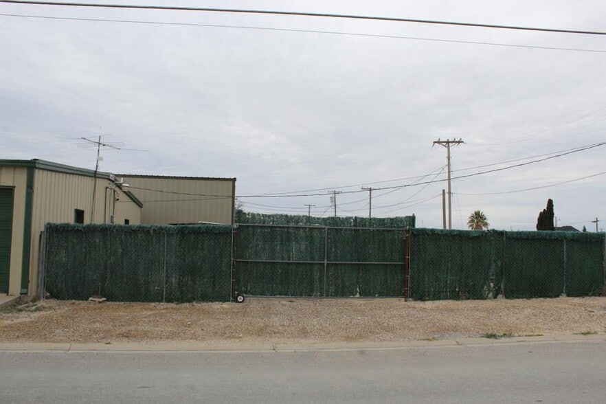 More Photos Of 407 N Nelson St, Fort Stockton Research And Development For Sale