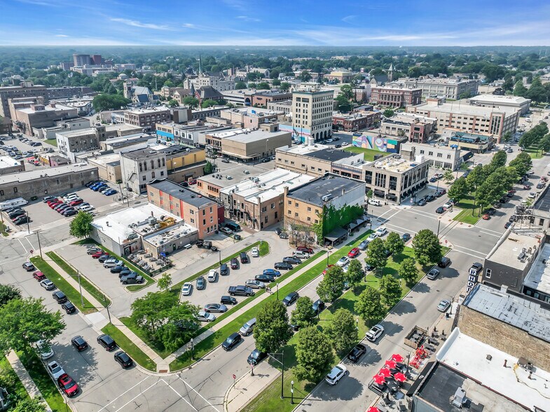 More Photos Of 5611 6th Ave, Kenosha Restaurant For Sale