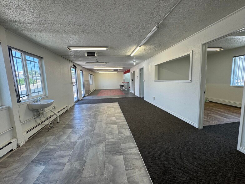 More Photos Of 2297 W Dartmouth Ave, Englewood Warehouse For Lease