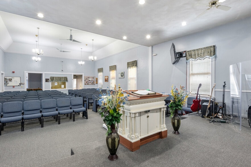 More Photos Of 1 C St, Framingham Religious Facility For Sale