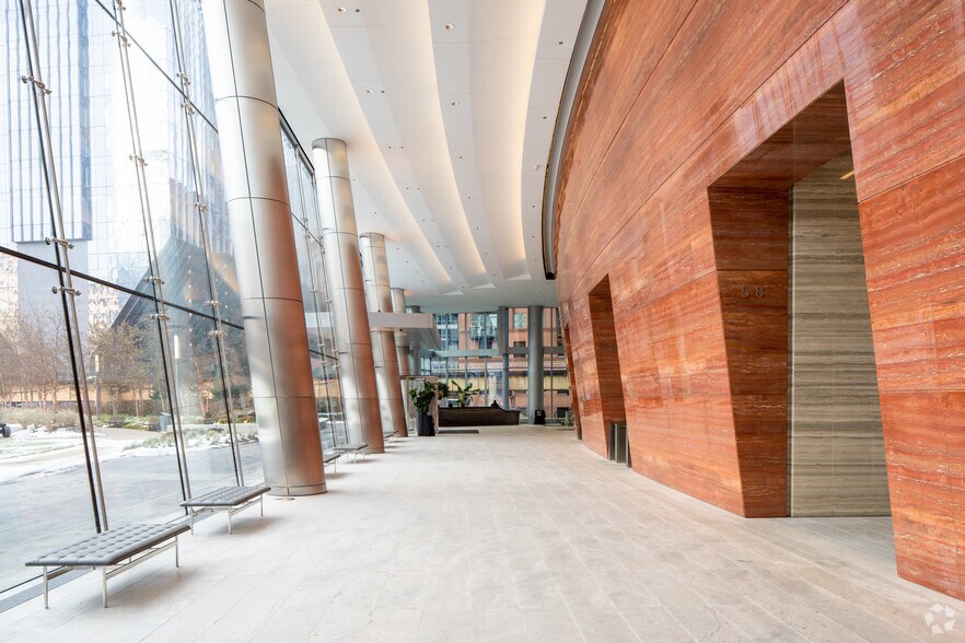 More Photos Of 444 W Lake St, Chicago Office For Lease