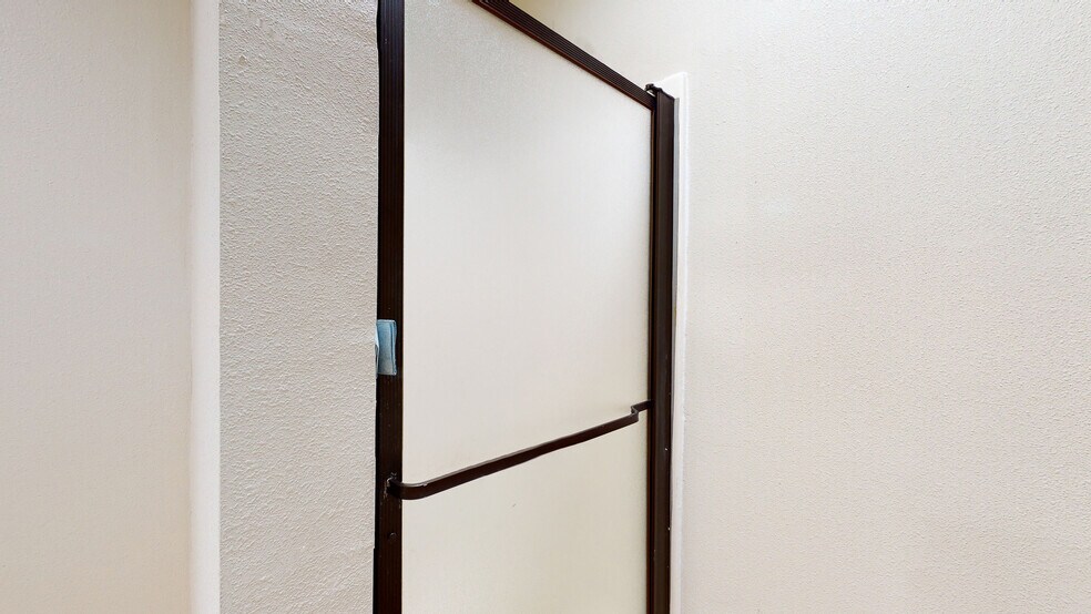 More Photos Of 8311 Rosecrans Ave, Paramount Light Manufacturing For Lease