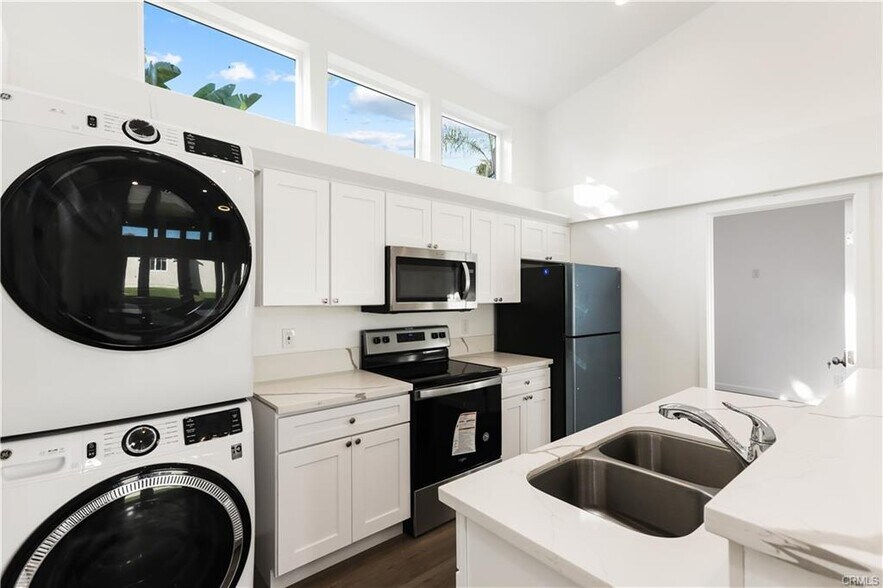 More Photos Of 552 N Cambridge St, Orange Multifamily For Sale
